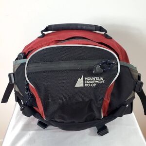 Mountain Equipment Co-op Hiking Camping Waist Pack 3 compartiments